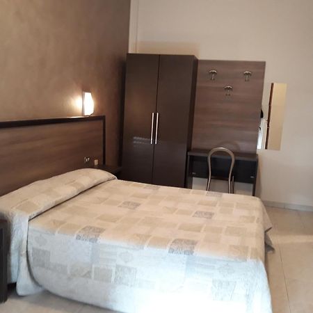 Hotel Salus ミラノ エクステリア 写真