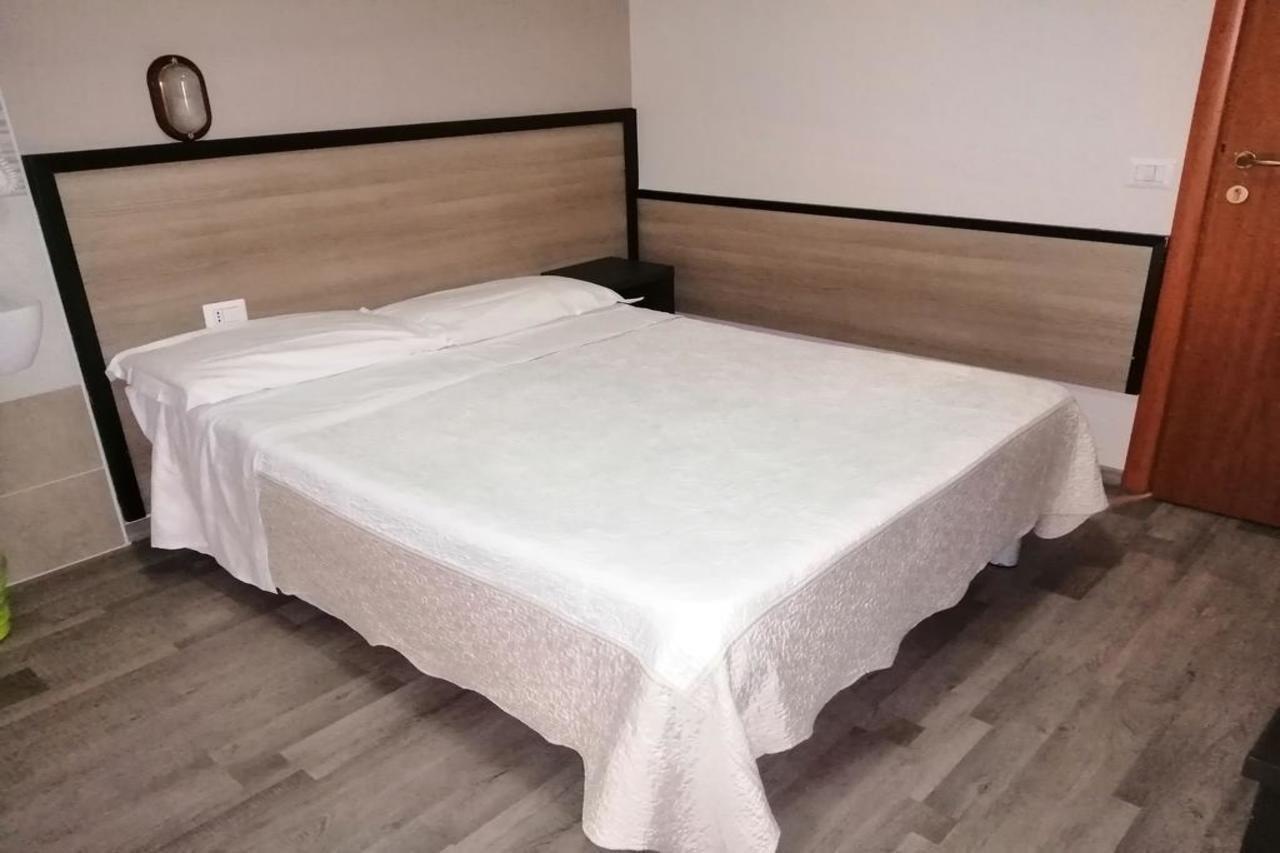 Hotel Salus ミラノ エクステリア 写真
