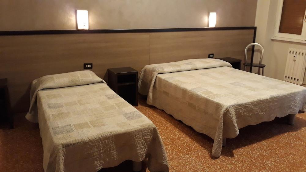 Hotel Salus ミラノ エクステリア 写真