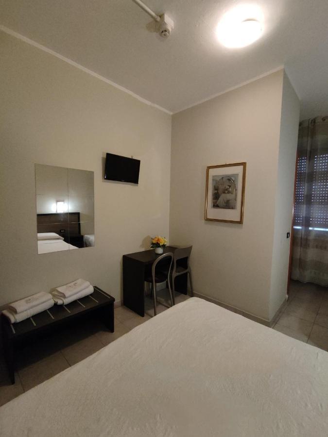 Hotel Salus ミラノ エクステリア 写真