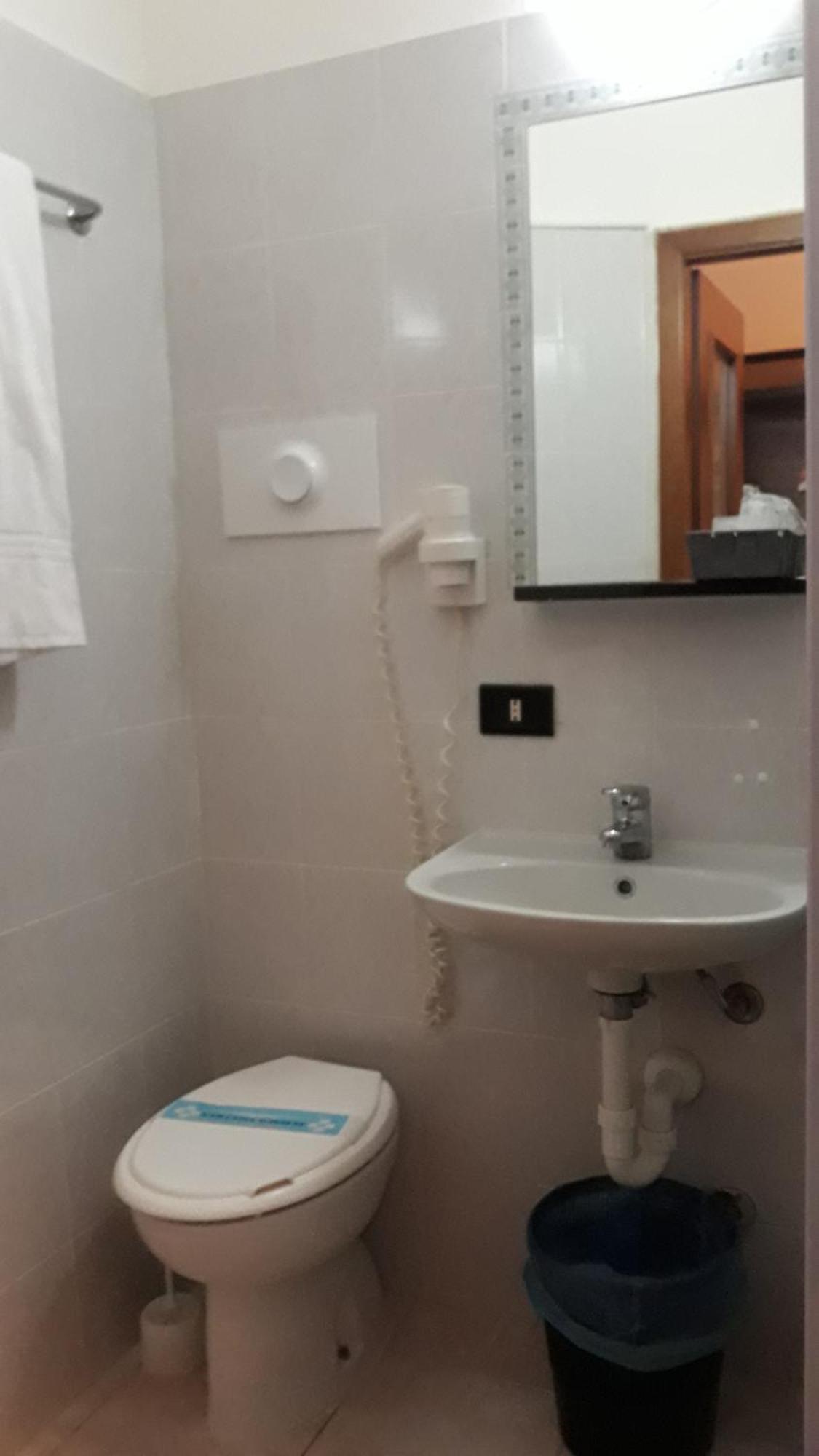 Hotel Salus ミラノ エクステリア 写真
