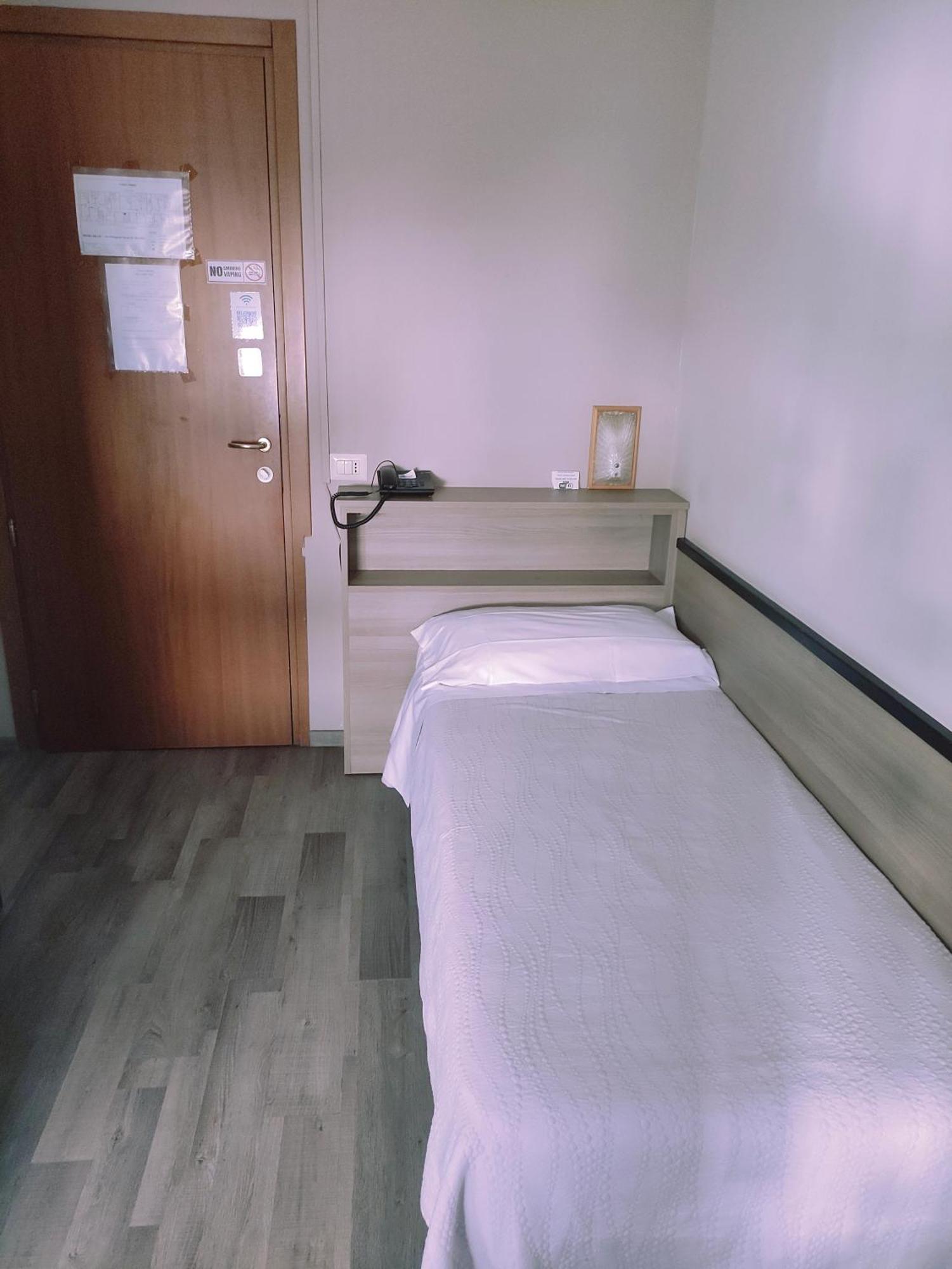Hotel Salus ミラノ エクステリア 写真
