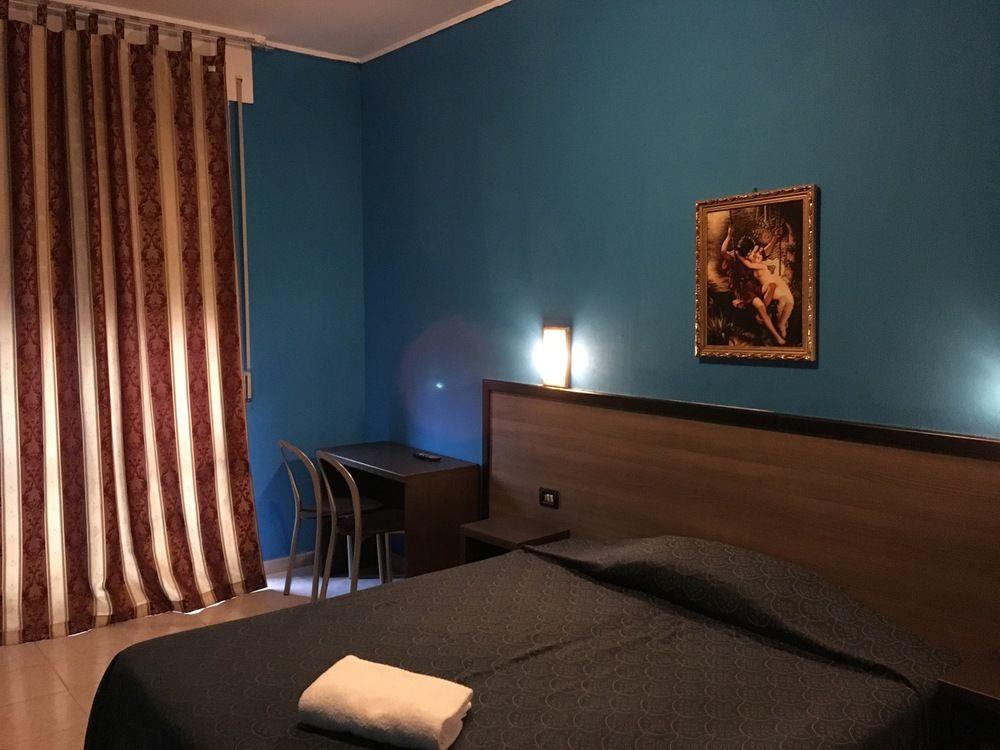 Hotel Salus ミラノ エクステリア 写真
