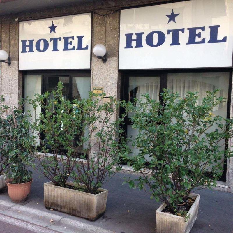 Hotel Salus ミラノ エクステリア 写真