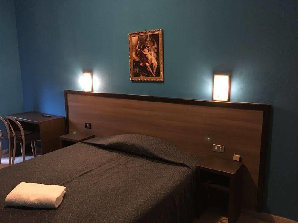 Hotel Salus ミラノ エクステリア 写真