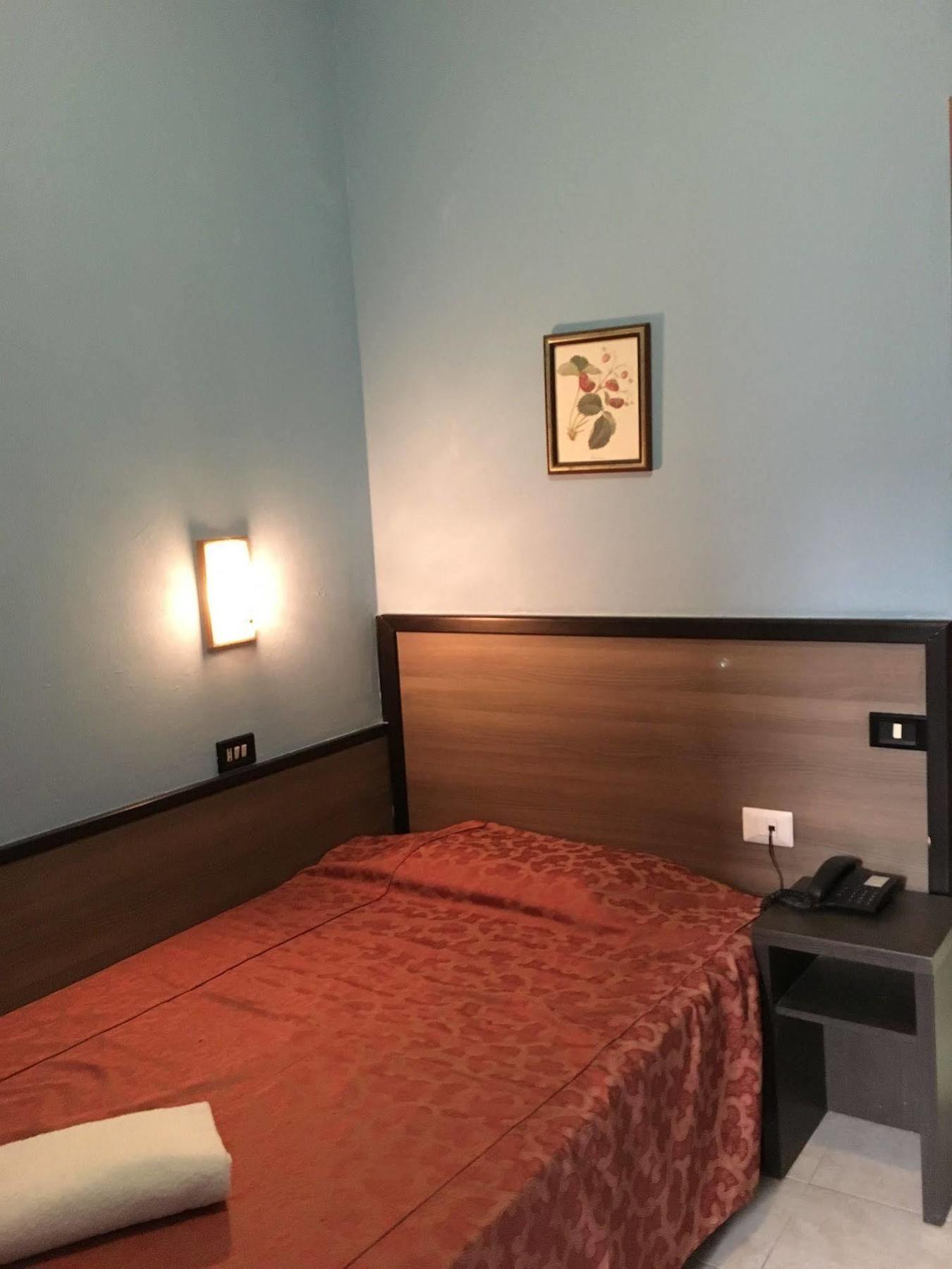 Hotel Salus ミラノ エクステリア 写真