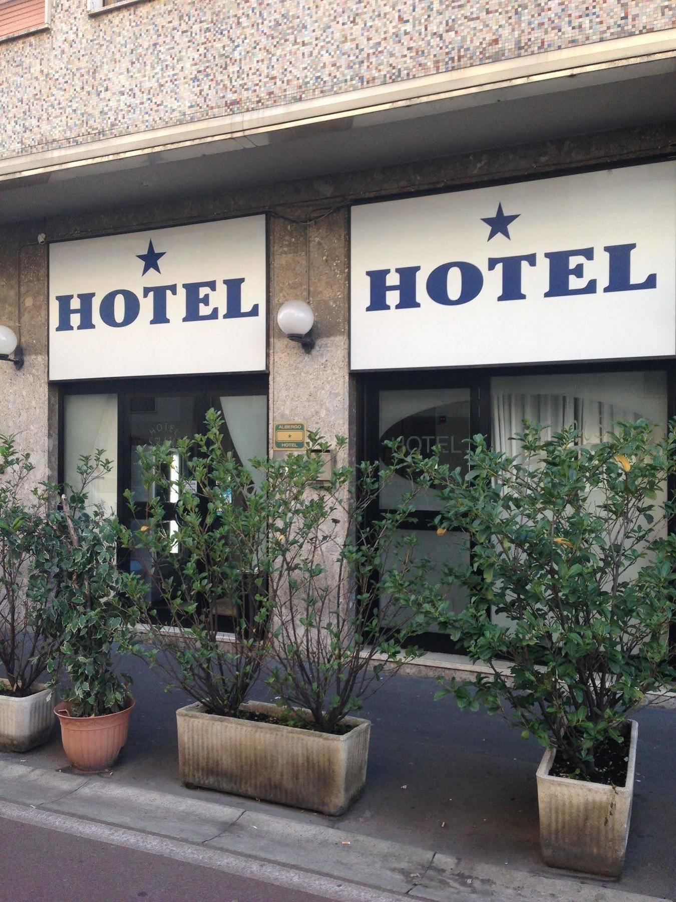 Hotel Salus ミラノ エクステリア 写真