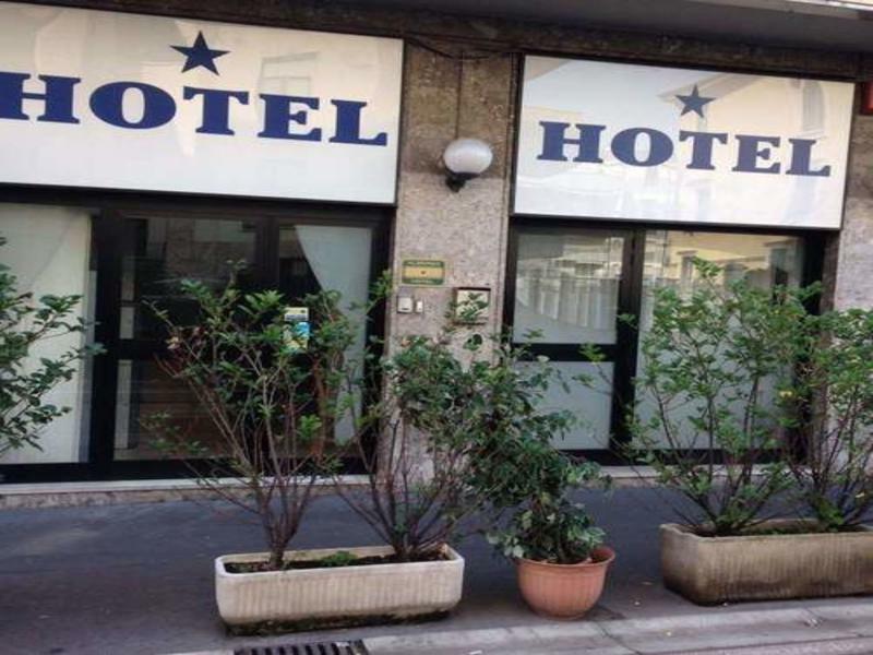 Hotel Salus ミラノ エクステリア 写真